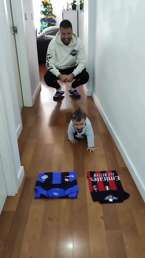 AC米蘭：此子必成大器?。祝捍俗訑嗖豢闪?！